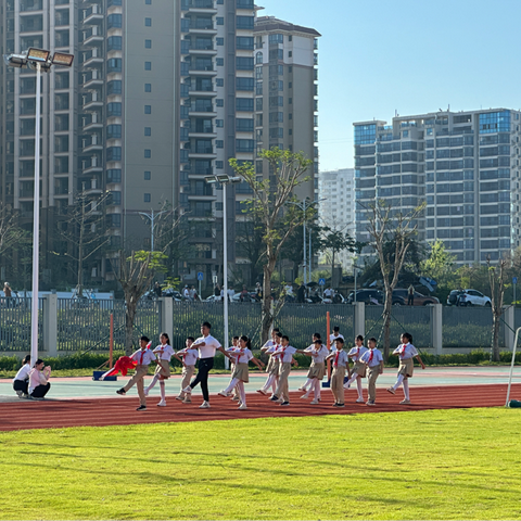 启航·迎新——琼台师范学院华迈实验中学附属小学实习小队实习活动第一周