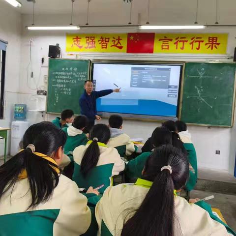 当光拐了一个弯：探索光的折射现象