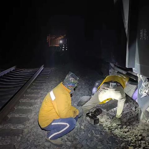 机械化清筛四车间“卸砟小分队”圆满收队