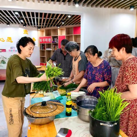 想象国际社区开展“饺香暖心  制扇至美”星火服务活动