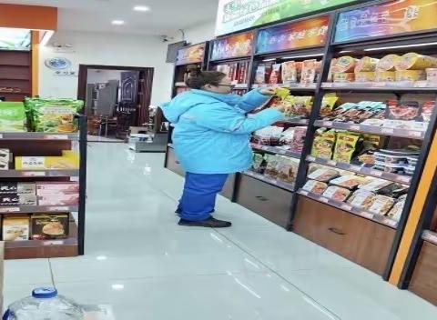 【哈密销售公司】八一路加油站把好年底关，新年开好头