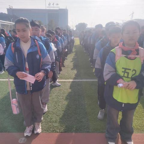 人间最美三月天，春花烂漫绽新颜——新区实验小学五2班常州嬉戏谷研学活动