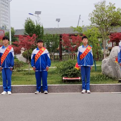 濮阳市油田五中九年级九班开展“做自己情绪的主人”主题升旗仪式