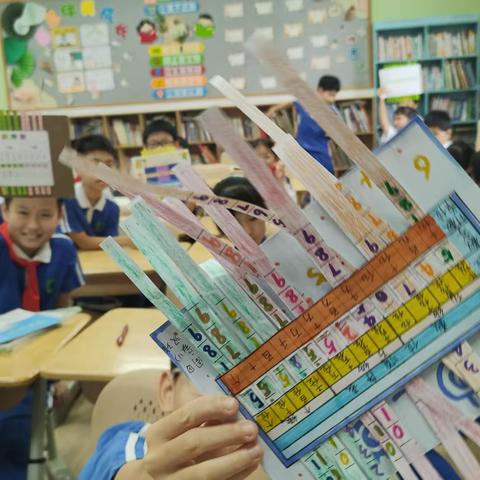 巧手制学具，探秘大数世界 —— 龙岗区外国语学校（集团）新亚洲学校四年级数学《自制活动计数器》实践活动纪实