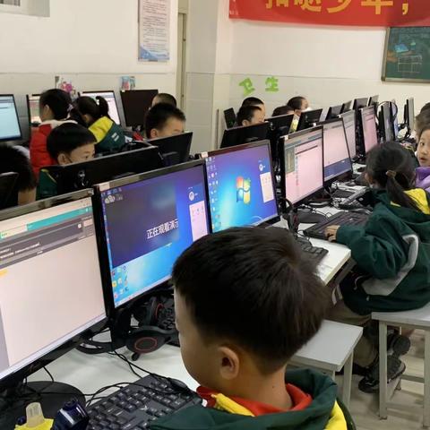 趣味编程—安宁区万里小学趣味编程社团课程总结