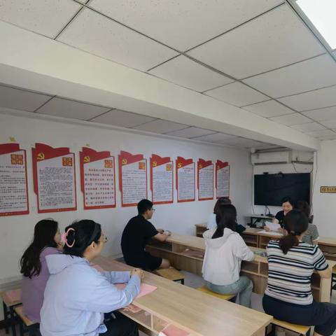 瑞鹏苑社区开展“贯彻中央八项规定精神”专题党课活动