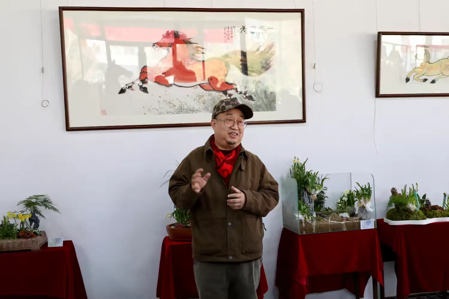 简篇-巧手琢仙韵 骏马迎新春——千佛山十方草堂双展活动圆满举行