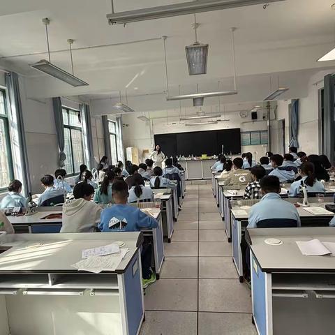 以考促练强素养 精准备考促提升——郑州市第六十三中学顺利开展理化生学业水平实验模拟测试