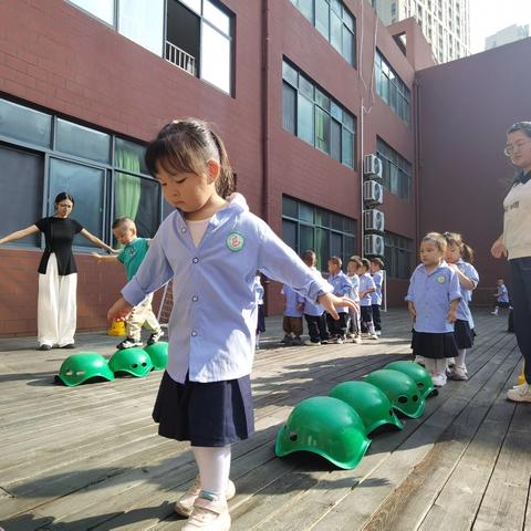 芜湖市香城湾幼儿园晨间活动ing……