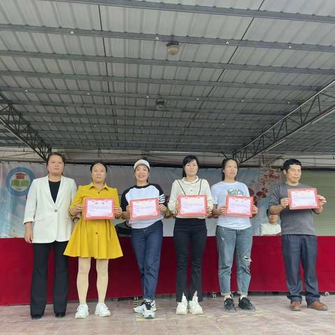 【红领浔州，铸魂育人】                                          家校携手  关爱成长 ——2023年秋金田三中家长会