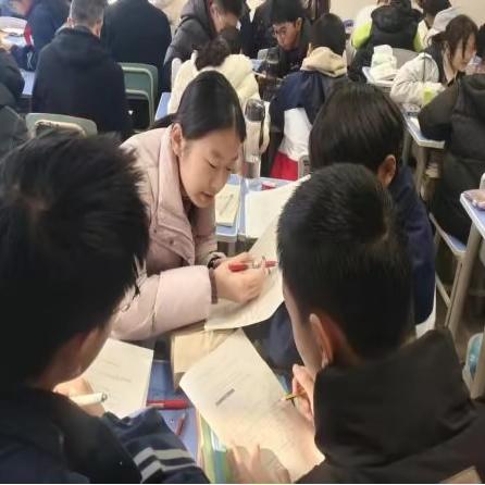 以赛促教绽芳华，教研赋能共成长。盐亭县2025年初中数学青年教师教学技能大赛决赛圆满举行