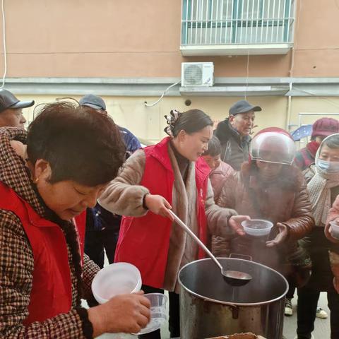 龙庙镇龙庙社区开展“温情腊八    香暖新年”腊八节送“粥”到活动