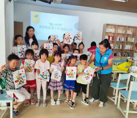 “童心绘梦”蚝乡社区暑期绘画小组