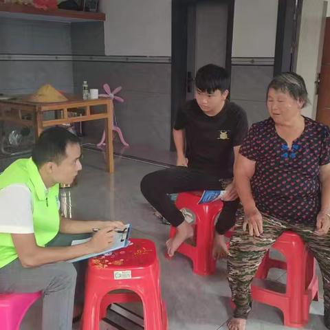 东英镇社工站开展暑假宣传“护苗”安全教育活动