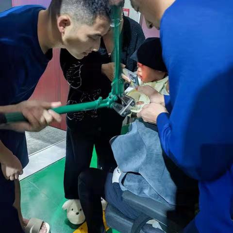婴儿手卡腕盖急求助 金茂九路消防救援站高效化险