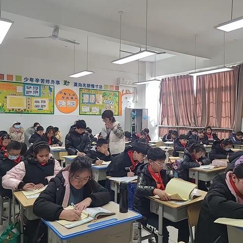 同心同行 共话成长——惠济区南阳小学举行家长开放日活动