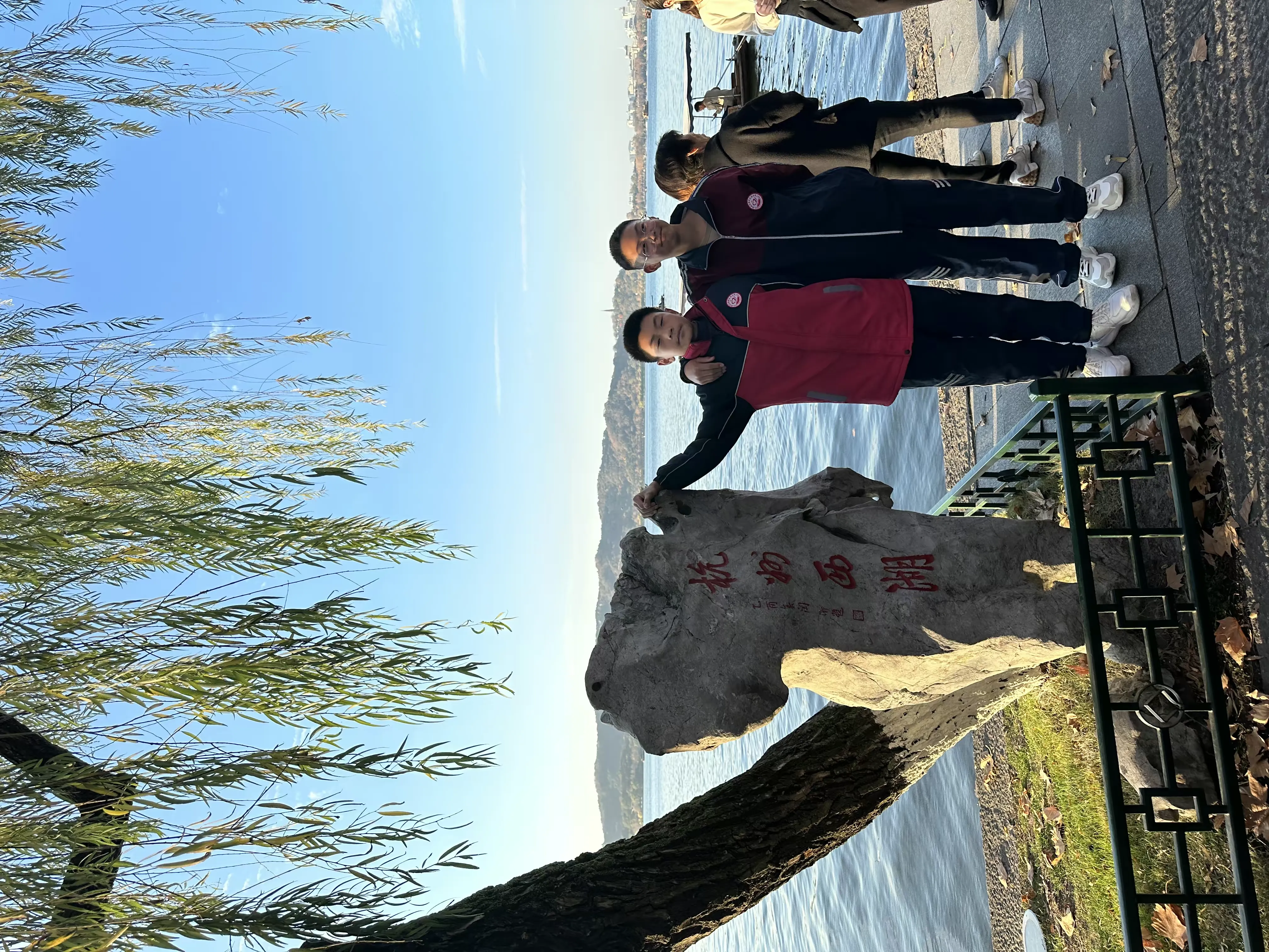 简篇-用山与海的诗歌
把梦想传递给革命老区里的孩子(二)