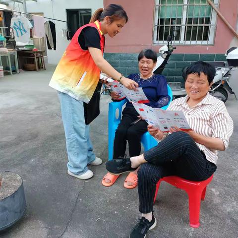 “携手社会救助，共筑爱心家园”下村上户宣传社会救助政策
