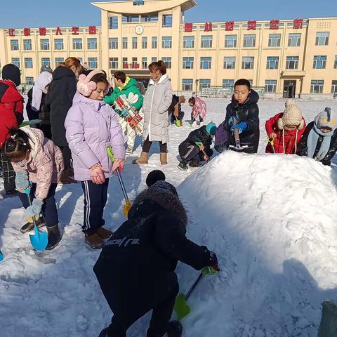 树英小学举行“相约冰雪 筑梦鸡西”校园雪雕创作大赛