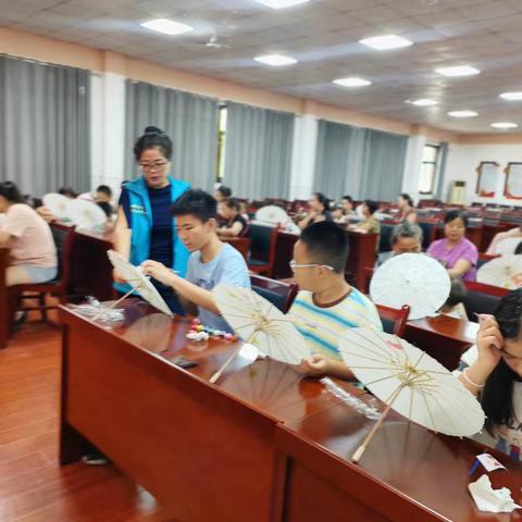 汉城街道楼阁台村:伞韵童心，亲子共绘油伞时光
