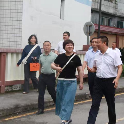 高桥石化公司赴麻旺初级中学校调研