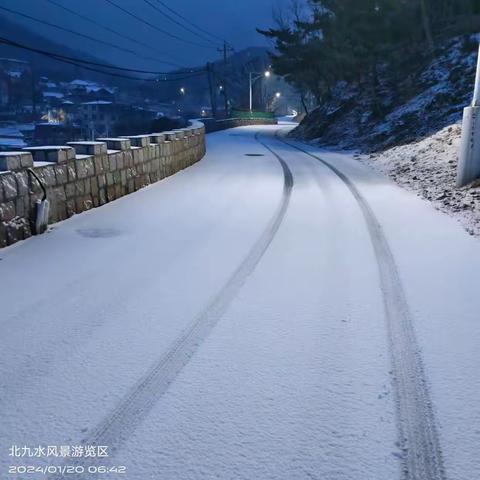 除雪保畅，护航出行安全