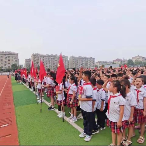 科普国防知识教育，同心共筑强国梦——临沂光耀实验学校举行“勿忘国耻 强我国防”国旗下讲话主题活动