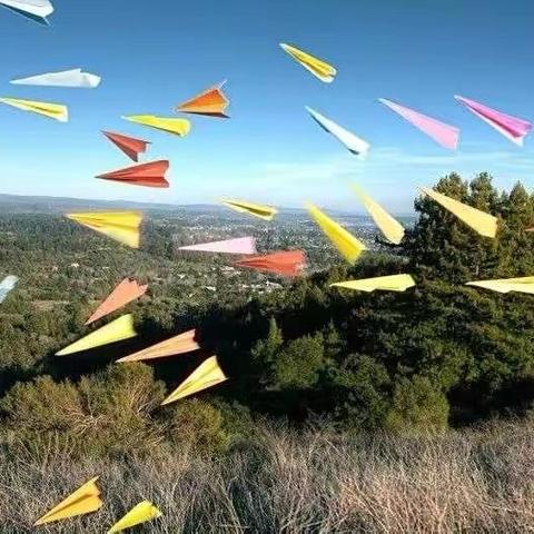 《好玩的纸飞机》—三十里铺镇中心幼儿园中班折纸活动