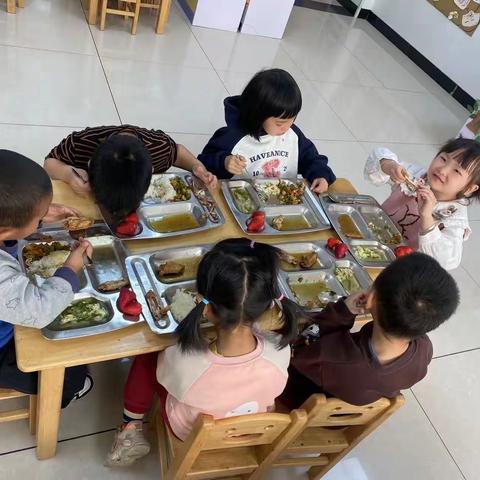 快乐进餐，共享“食”光—抚宁区直属机关幼儿园幼儿进餐录播展示活动