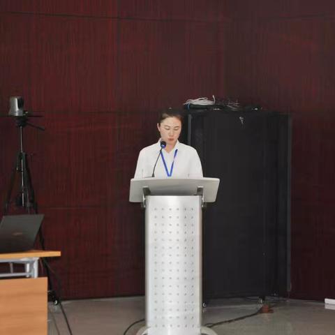 综窗改革焕新颜 政务服务谱新篇——市政务服务中心组织开展上半年综窗卓越服务风采展演活动