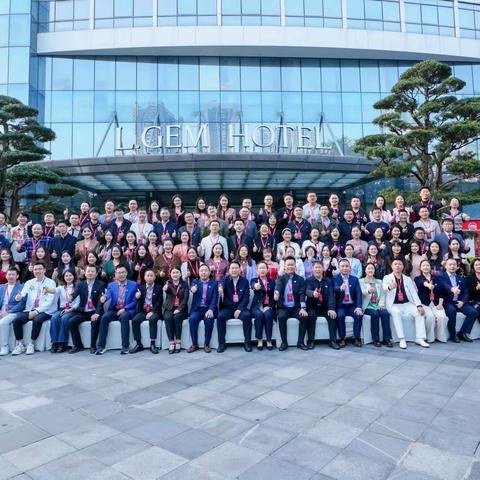 融新共济，智绘共生｜湖财校友会深圳分会2025年会：一场跨越山海的深情奔赴