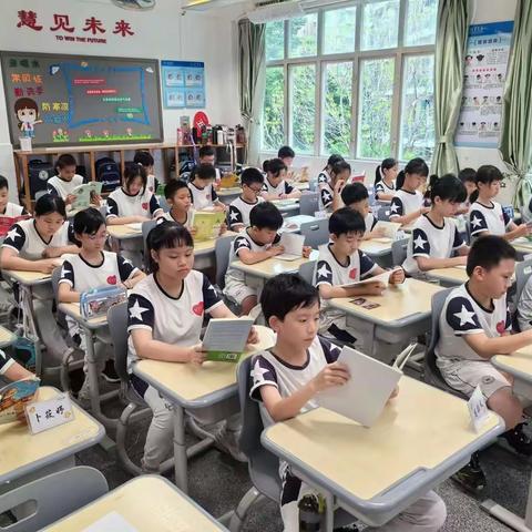 尽享读书之乐，书香伴我行——宏远外国语学校五年级“融慧”阅读课程纪实