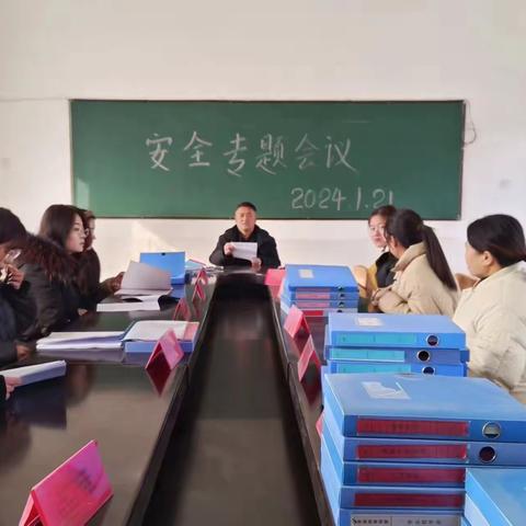 消防演练 ，防患未“燃”—蔡庄小学消防演练