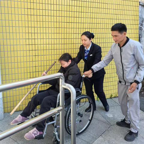 暖心服务传递金融温度