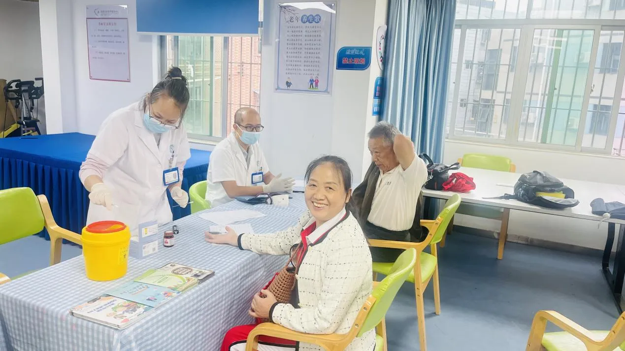 简篇-“重阳暖夕阳”凤凰社区暖老便民活动温情落幕