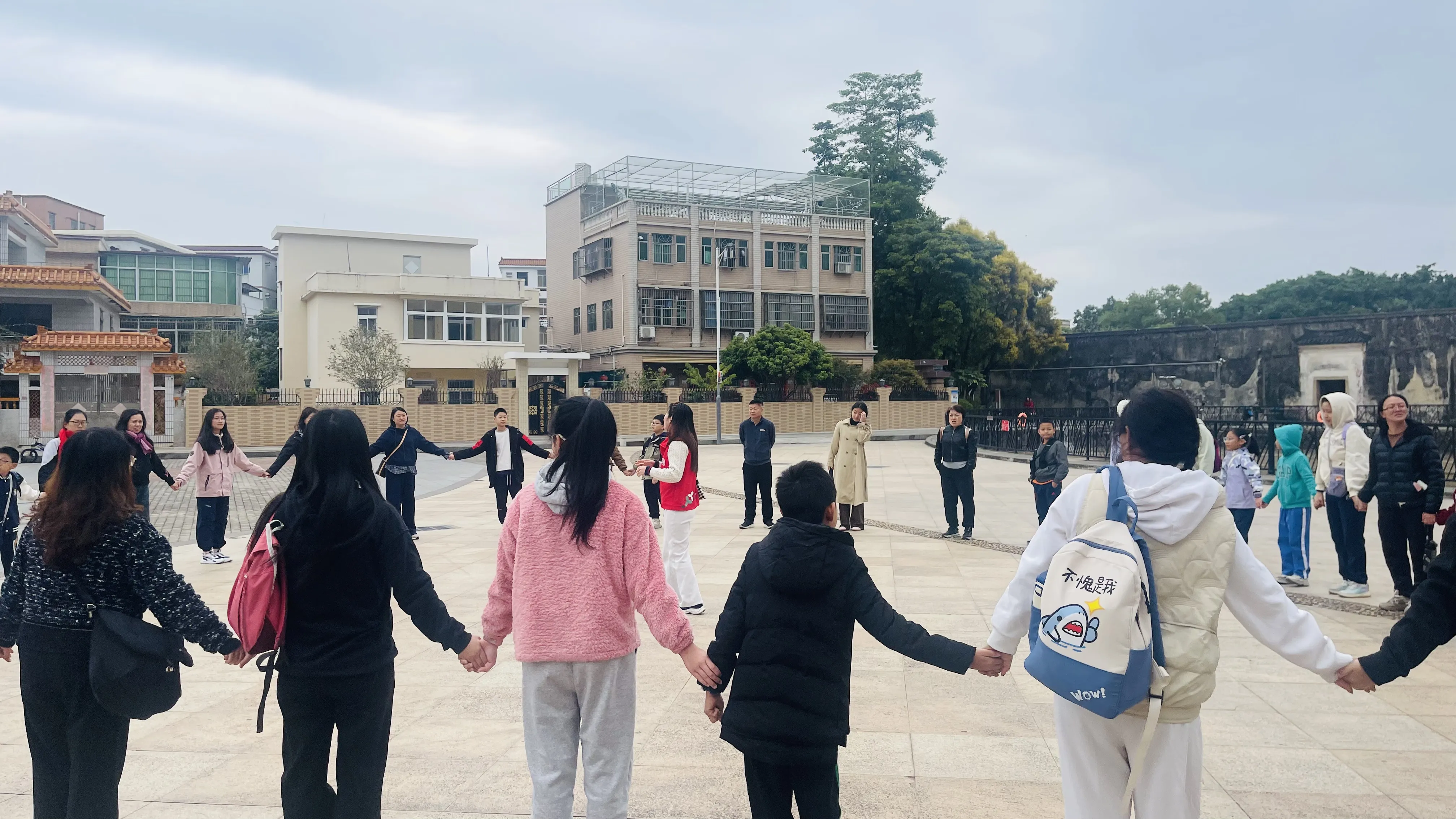 简篇-山海之约,幸福出发
——凤凰社区亲子研学活动圆满举行