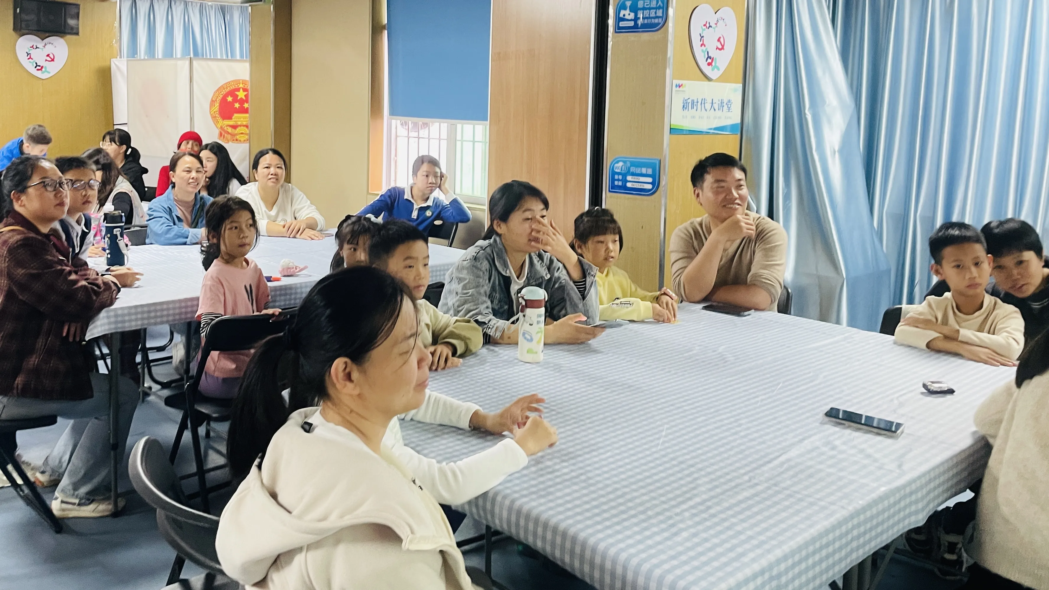 简篇-手作花灯闹元宵 亲子同乐传文化
——凤凰社区元宵节主题活动圆满举办