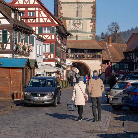 小镇•老人•生活