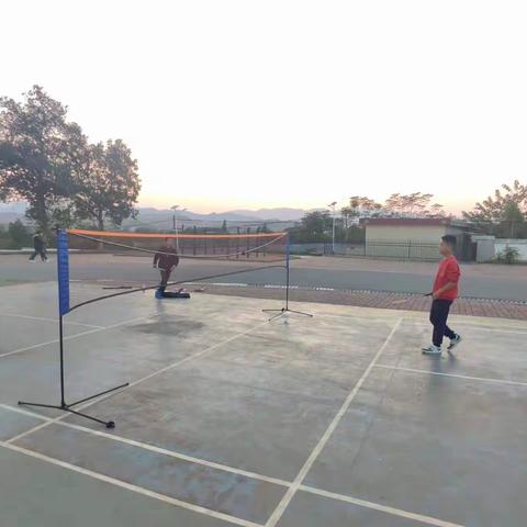 “激情绽放，羽你同行”——羽毛球兴趣小组成果纪实