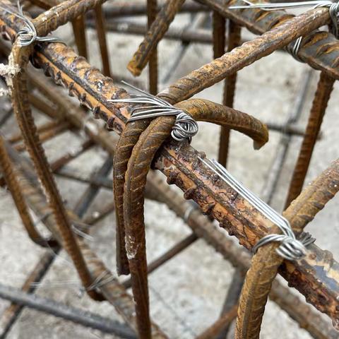 2024年10月22日“违章违约处理单”照片（6#楼东面景观构架基础承台地梁钢筋）