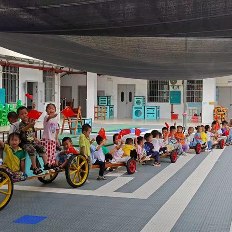 《我在长大》2025年秋学期中班主题课程