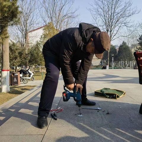 加强设施维护   提升游园品质