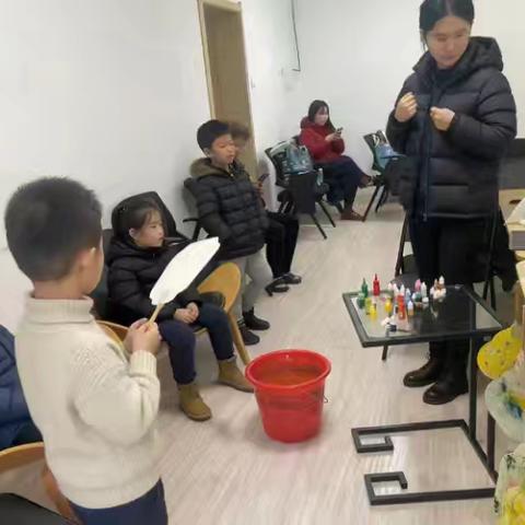 遇见非遗 未来可期——社区漆扇非遗体验暨就业推广活动暖心开展