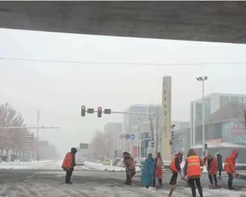 盘龙城开展扫雪除冰清洁活动