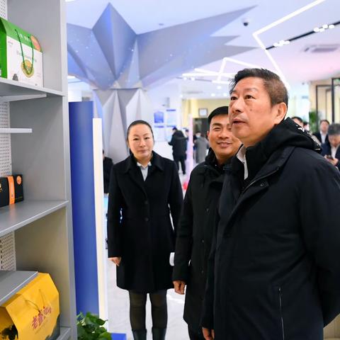 梁德顺行长到驻马店分行及陈集村进行调研慰问