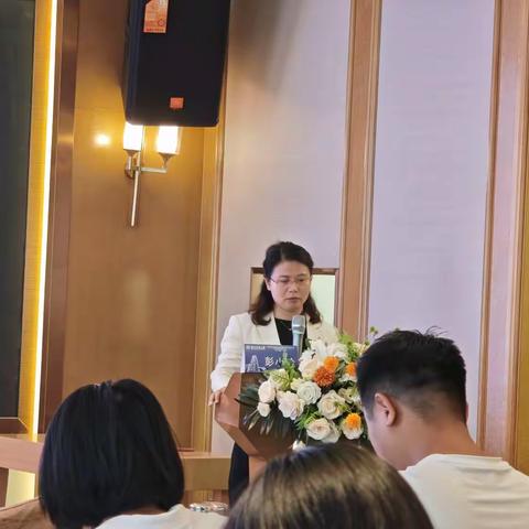 思维为核，实践为径 ——《课程与教材实践与思考》专题讲座