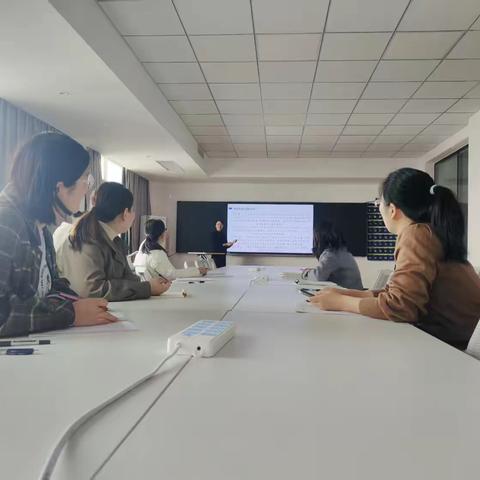 最美人间三月天，齐研共思谱新篇——英语教研活动