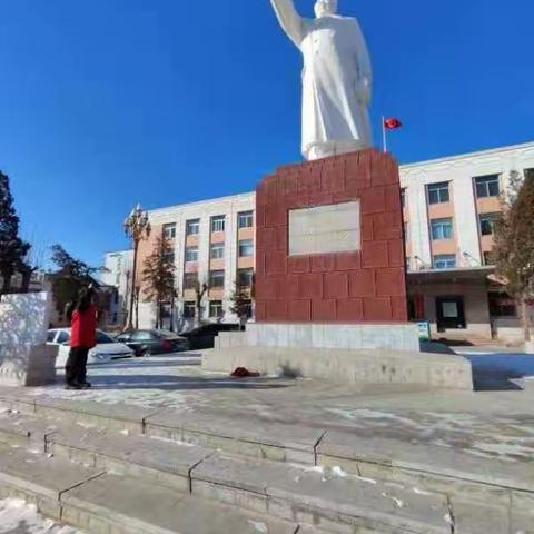 传承红色精神，铭记伟人                                                  一年级·8班