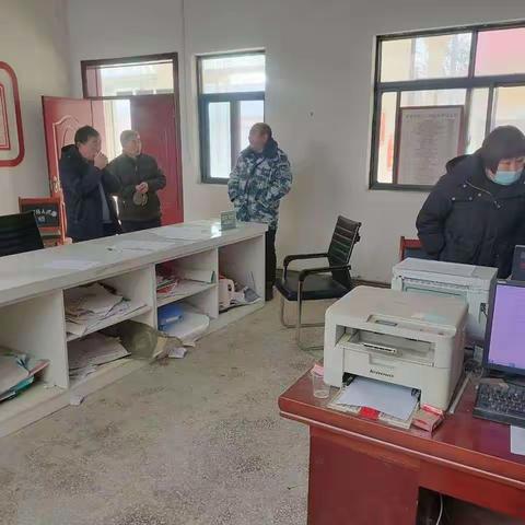 考城镇推进综治中心建设，做好台账工作