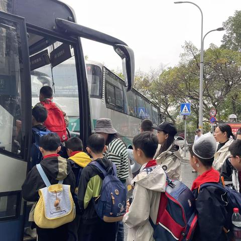 渝中区肖家沟小学五年级一班|“体验非遗茶工艺·学习传统茶礼仪”2024年春季研学活动